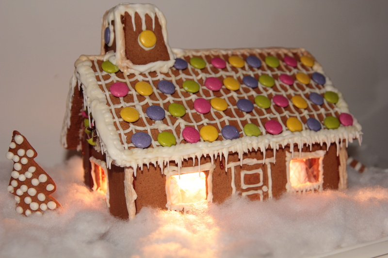 creativity, indoors, food, craft, architecture, day, built structure, nature, Houses, Christmas, advent, toy, no people, sweet food, sweet, decorate, wood - material