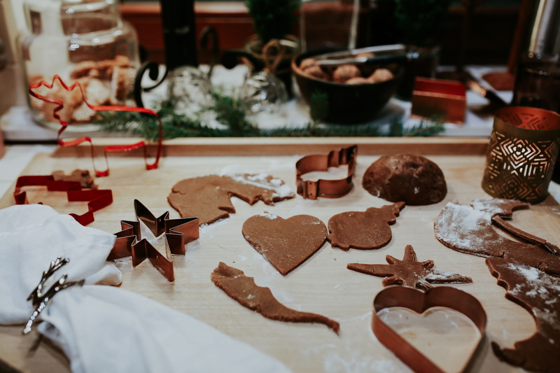 baked, temptation, shape, holiday, gingerbread cookie, cultures, food and drink, christmas, variation, celebration, table, still life, Gingerbread, baking