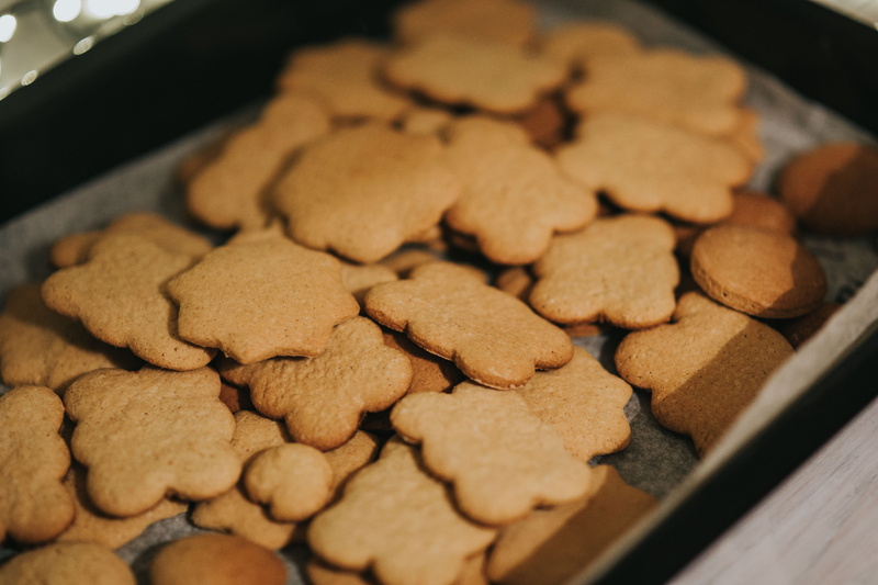 baking sheet, dessert, high angle view, sweet, snack, brown, food and drink, indoors, Homemade, freshness, close-up, cookies, baking tray, shape, no people