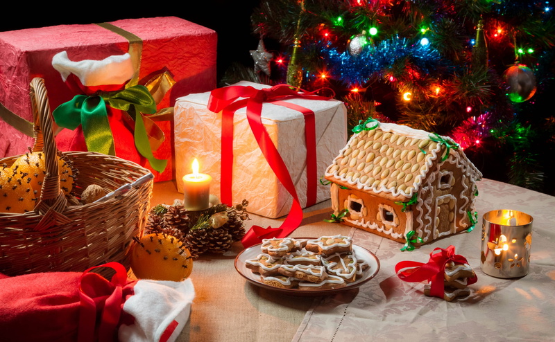 still life, gifts, box - Container, 4K, ornate, wood - Material, white, food, candles, backgrounds, cookies, gingerbread house, illuminated, season, baked