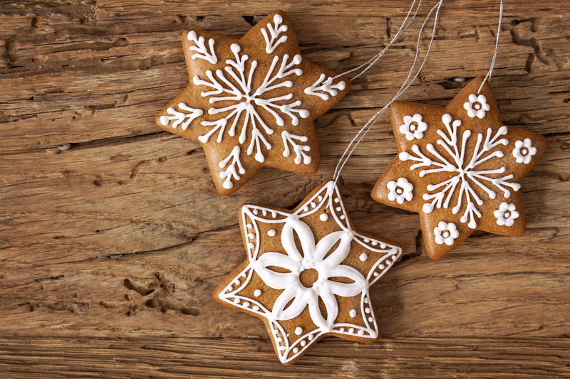 gingerbread Cake, winter, gift, cultures, decorating, 5K, food, sweet Food, star Shape, snowflake, decoration, white, dessert, decor, season, table, craft