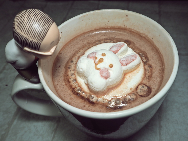 4K, creativity, frothy drink, human hand, freshness, cappuccino, food, coffee - drink, cup, crockery, latte, food and drink, coffee, rabbits, drink, White Rabbit