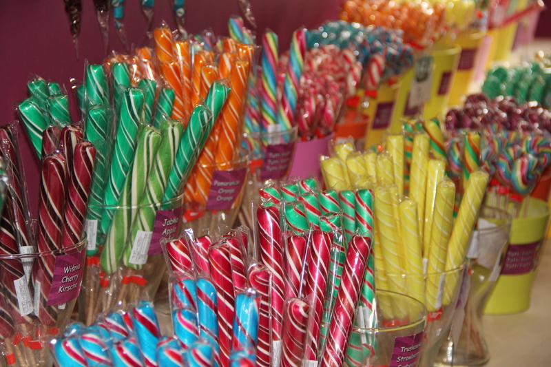 Sweet, market, retail display, Sweetness, retail, abundance, food and drink, freshness, temptation, indulgence, indoors, still life, Cane, for sale, 5K