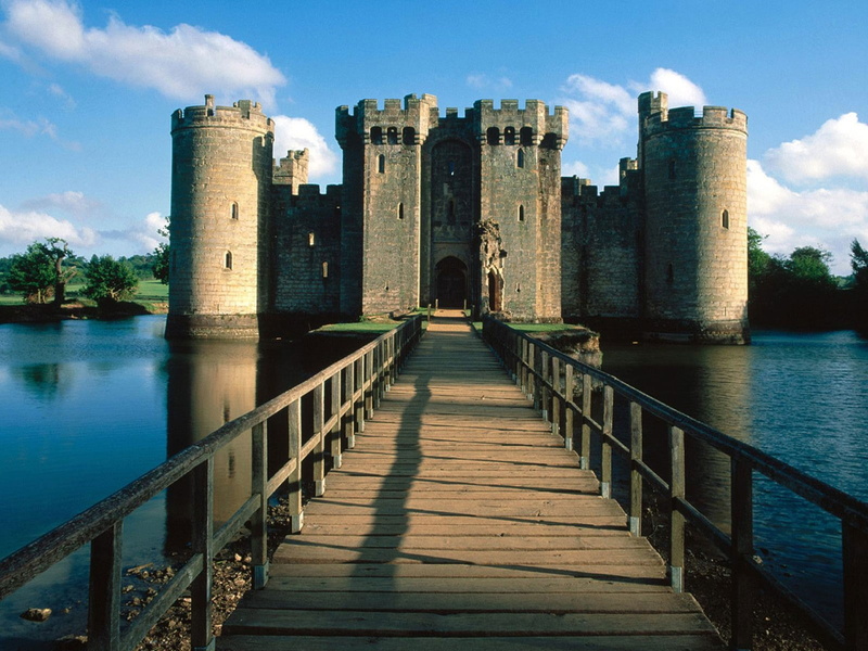 cloud - sky, sky, travel destinations, the past, no people, the way forward, Bodiam Castle, history, Sussex, day, England, architecture, outdoors, castle