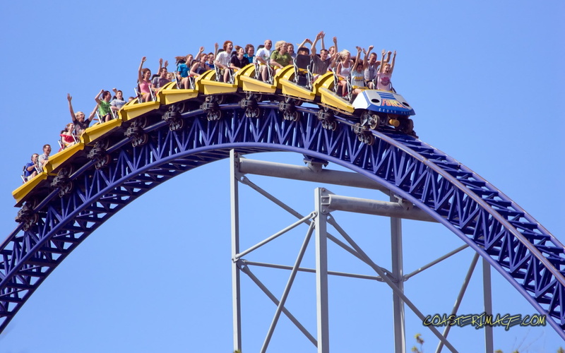 architecture, traveling carnival, sky, metal, 1080P, amusement park, arts culture and entertainment, amusement park ride, outdoors, emotion, clear sky