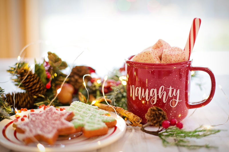 food and drink, 5K, red, close-up, crockery, indoors, beverage, holiday, celebration, snack, comfort, no people, refreshment, wellbeing, cocoa, cup, table