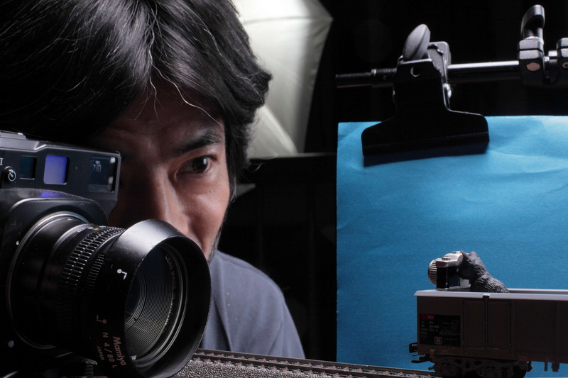 photographing, bye, arts culture and entertainment, camera - photographic equipment, mamiya, strobe, home video camera, photographer, black, lighting, lens