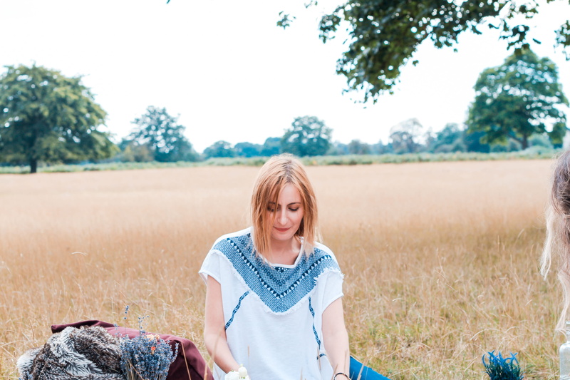 nature, field, one person, hairstyle, tree, front view, leisure activity, casual clothing, summer, focus on foreground, 4K, portrait, london, women, rural scene