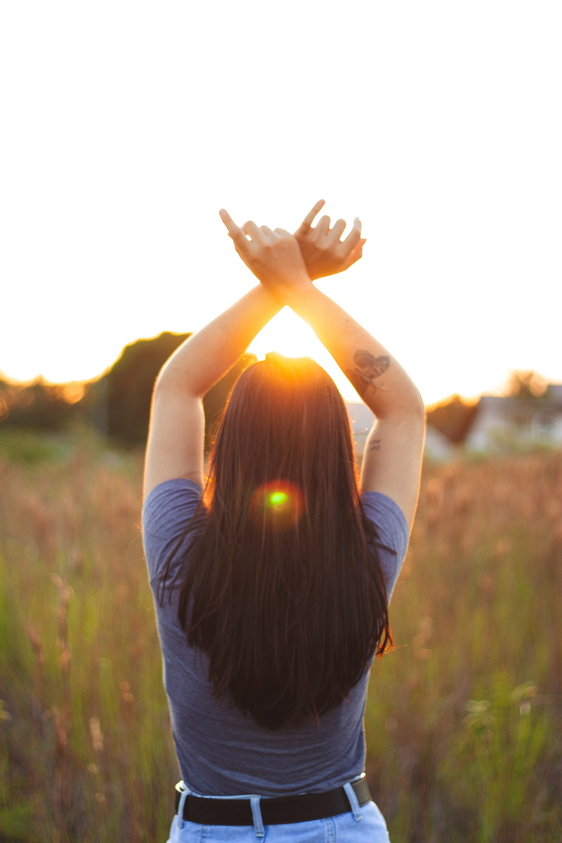 field, raising, arms raised, focus on foreground, 4K, casual clothing, sunset, woman, rear view, outdoors, adult, nature, hairstyle, hair, standing, women