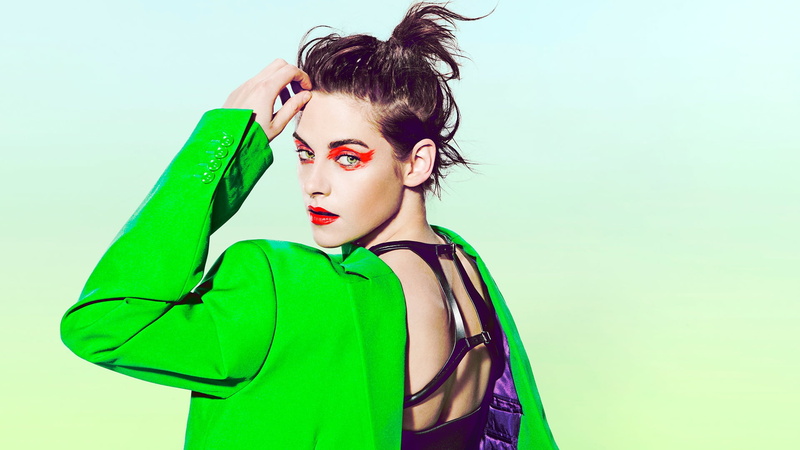 hairstyle, actress, Saturday Night Live, 2017, look, jacket, backwards, background, Mary Ellen Matthews, brunette, SNL, Kristen Stewart, green, makeup