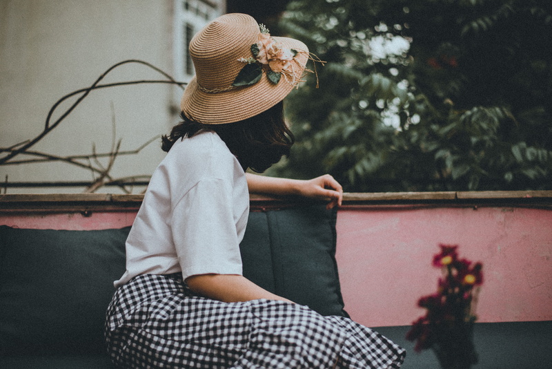 three quarter length, wear, day, adult, clothing, plant, one person, back view, enjoyment, summer, hair, young women, nature, young adult, daylight, looking