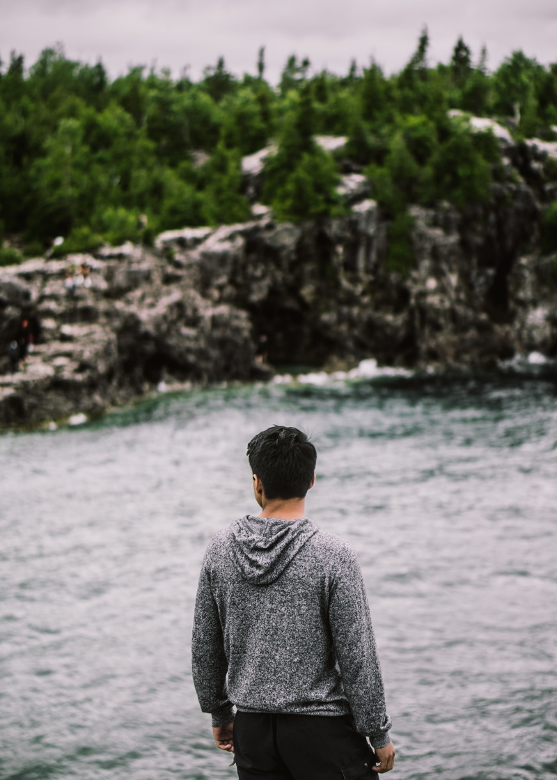 focus on foreground, nature, daytime, back, solid, day, front, looking at view, beauty in nature, body, 5K, person, backward, outdoors, real people, river