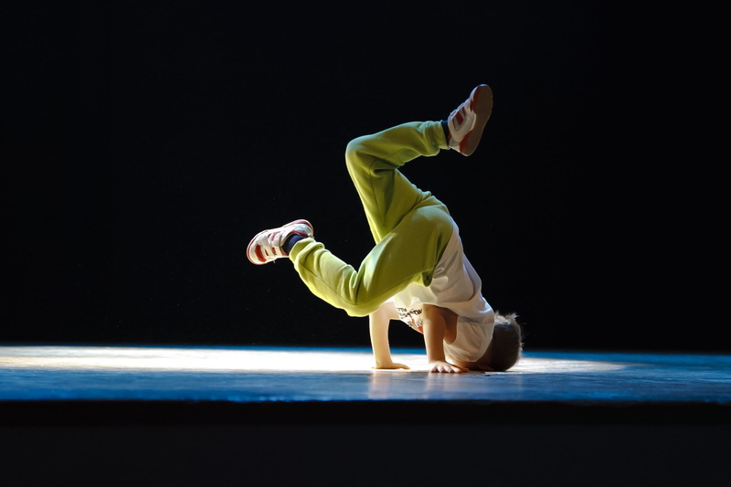 dance, dancing, stage, young adult, man, hiphop, strength, full length, performance, skill, flexibility, tricks, bending over backwards, stage - performance space