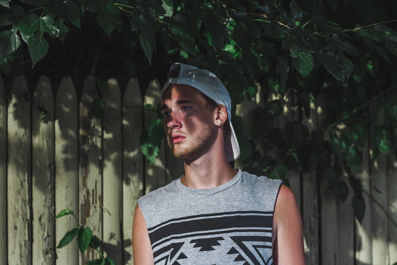 vine, urban, young men, nature, day, outdoors, hat, leisure activity, headshot, clothing, city, man, people, ivy, young adult, 2K, focus on foreground
