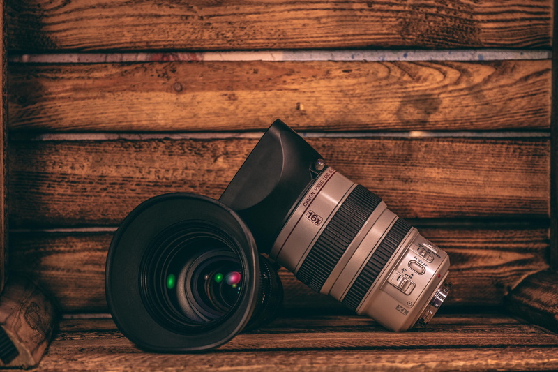 lens, tc, black, wood, photographic equipment, photography themes, technology, lens - optical instrument, lens flare, table, large group of objects, 5K