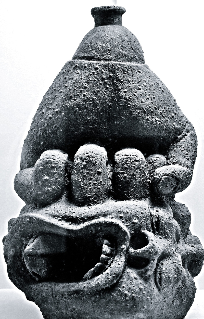 2K, pain, ancient, porcelain, built structure, creativity, close-up, ceramic, craft, old, focus on foreground, Galicia, statue, anger, history, pattern