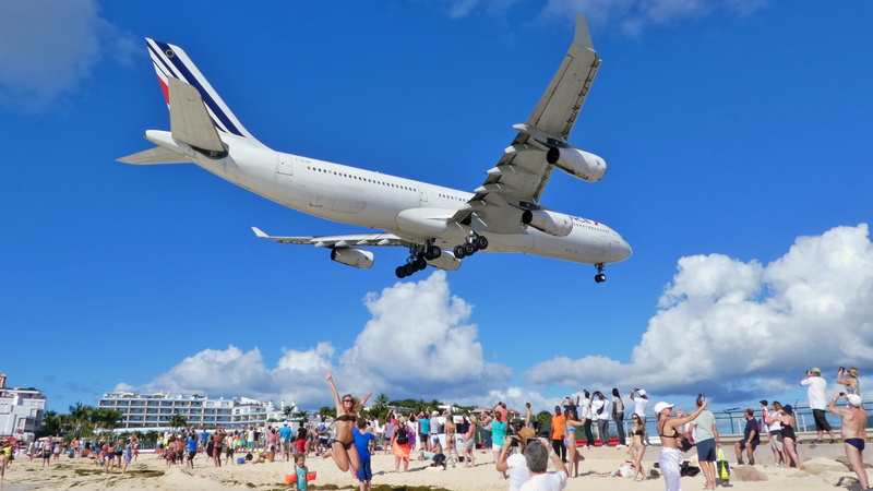 crowd, flying, aircraft, air vehicle, transportation, motion, spectacular, group of people, on the move, day, large group of people, government, caribbean