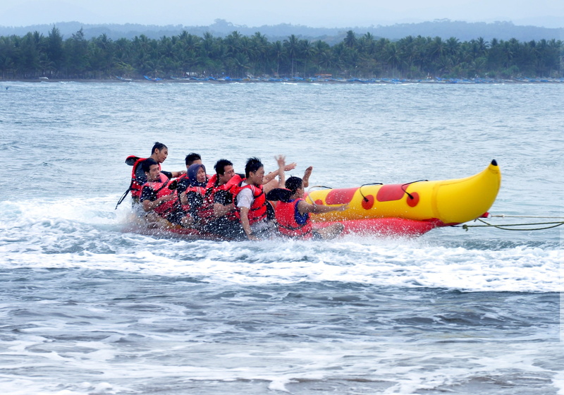 banana beach, family fun, Summer, floating on water, waterfront, Fun, vacation, day, beach fun, adventure, sea, transportation, together, family on beach