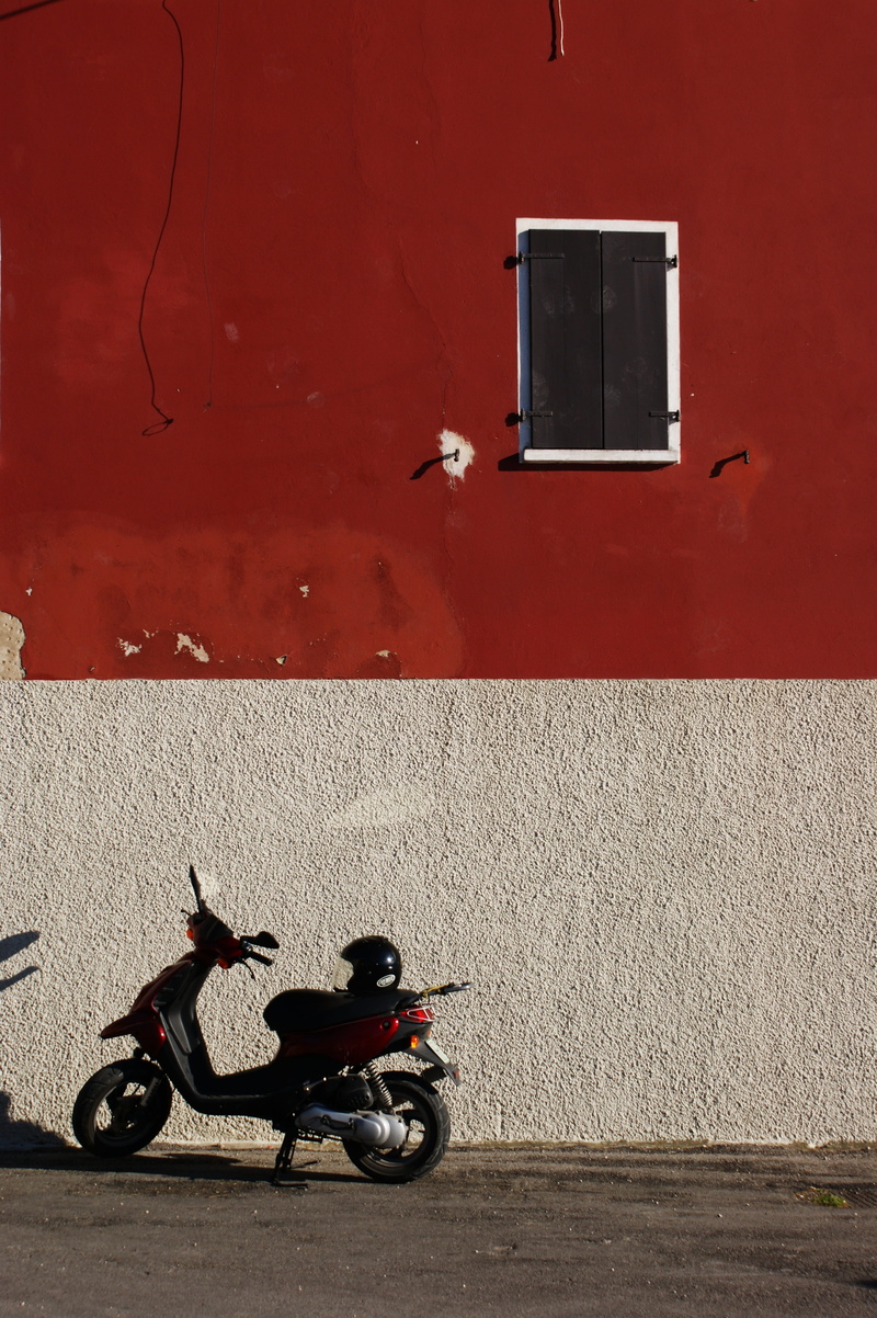 mystery, outdoors, only men, street, motorcycle, city, Secret, mode of transport, wall, footpath, secret agent, transportation, Romance, day, wall - building feature