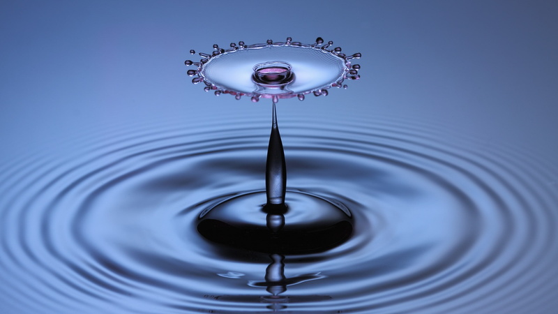 simple background, impact, no people, splashing, macro, concentric, minimalism, splashes, purity, nature, circle, blue, water drops, falling, shape, drop