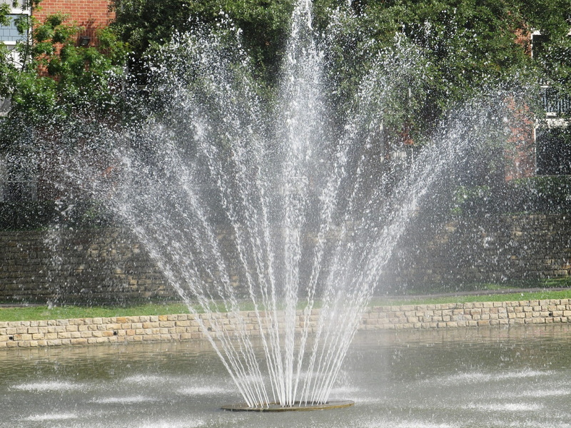 motion, water, tree, sprinkler, plant, falling water, 1080P, flowing water, architecture, outdoors, blurred motion, beauty in nature, nature, splashing