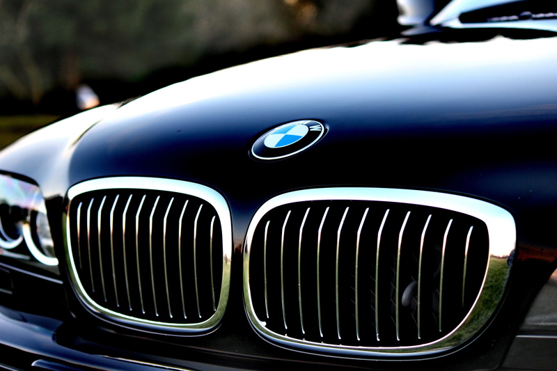 retro styled, wealth, vintage car, bmw, stationary, car, luxury, silver colored, vehicle, chrome, 5K, motor vehicle, transportation, e, hood, day, blue
