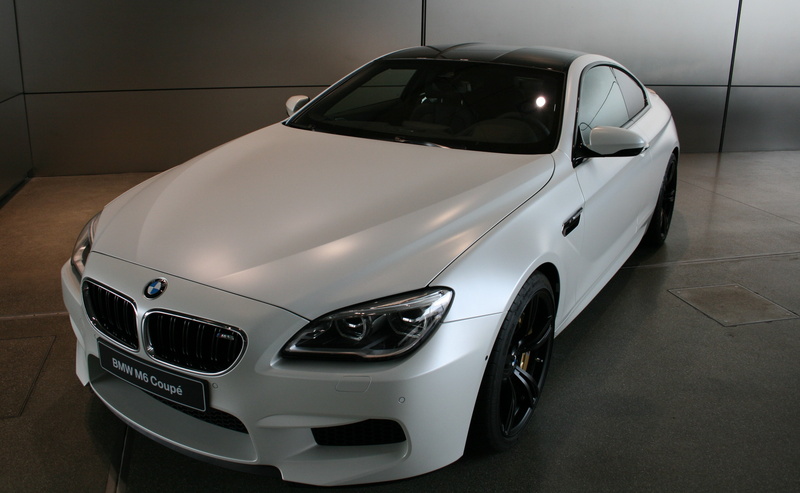 transport, exclusiv, auto, 2K, nobel, noble, retail, presentation, studio shot, no people, clean, automotive, transportation, matt, bmw, spotlight, design