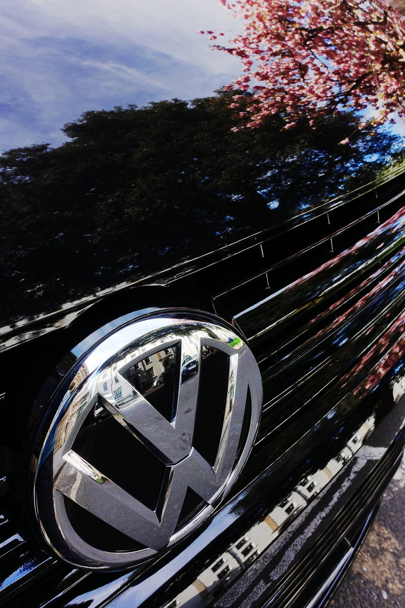 travel, Volkswagen, vehicle, day, Marque, mode of transportation, city, sky, nature, gloss, speed, symbol, reflection, tree, 5K, no people, wheel, transport