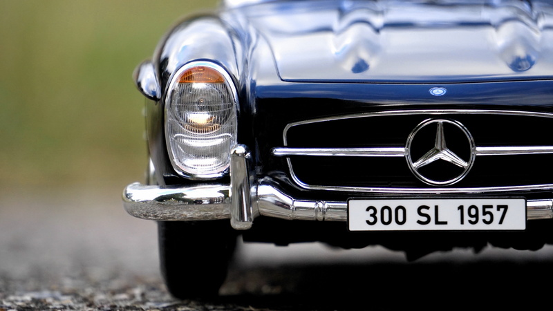 day, antique, close-up, black, automotive, wheel, limited, emblem, 300 sl, transportation, badge, logo, motor, black white, toy, 5K, motor vehicle, bumper