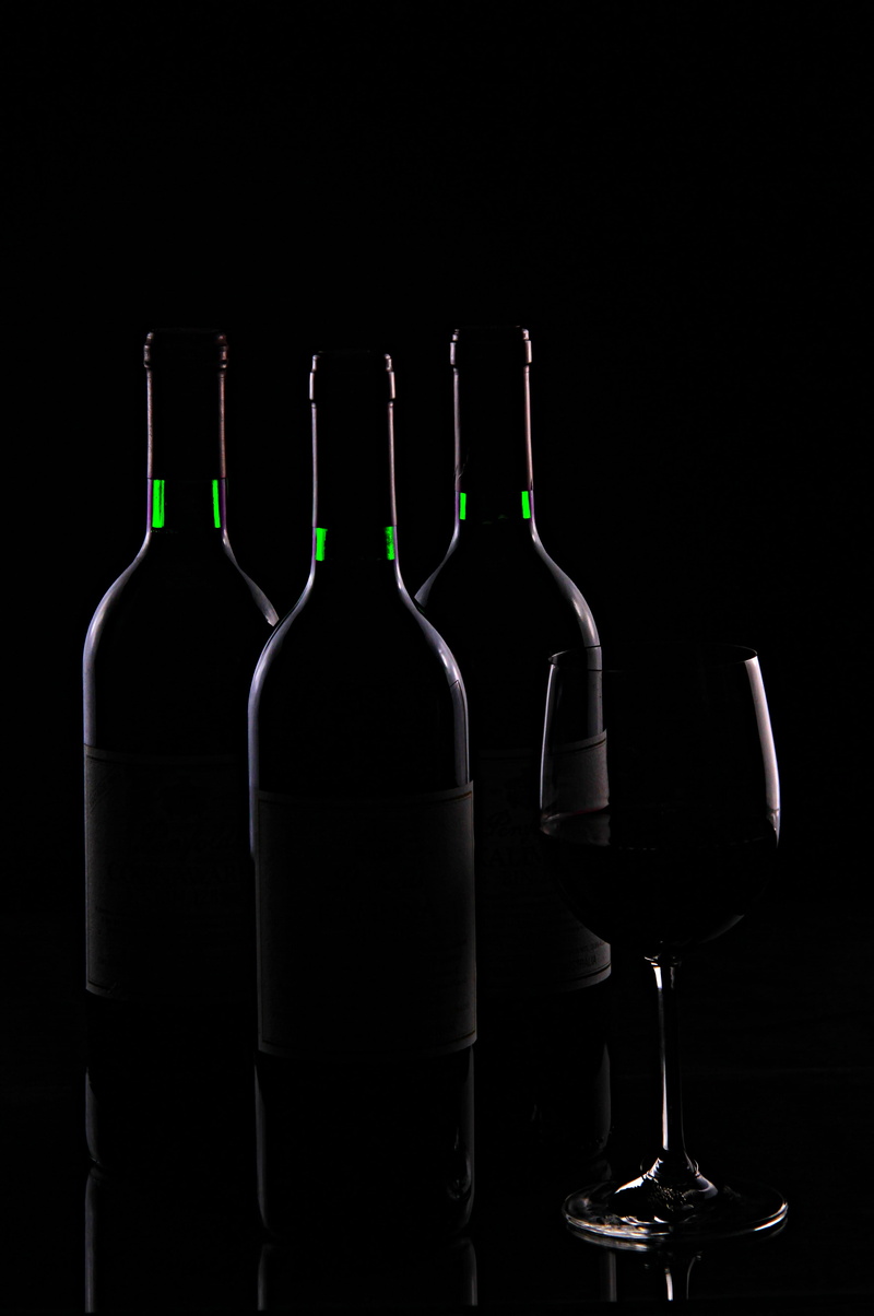 black background, illustration, no people, studio shot, silhouette, luxury, wine bottle, container, freshness, drinking glass, Bottle, bottles, Alcohol