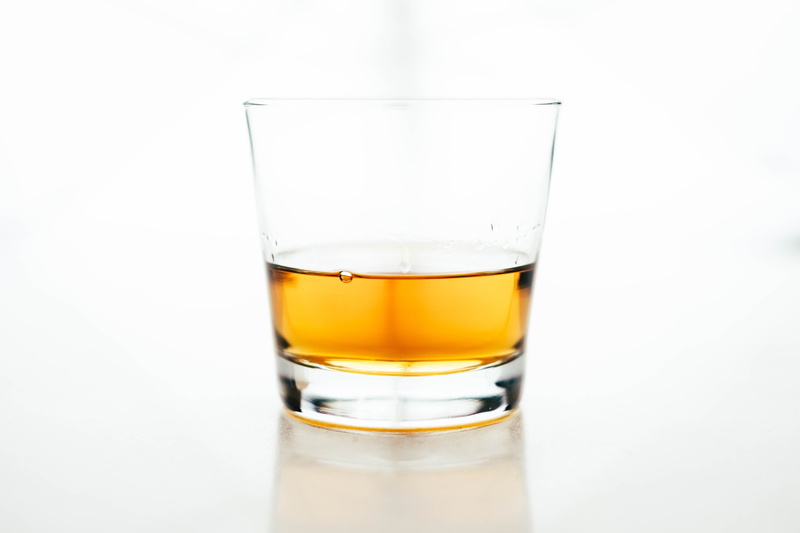 whisky, drink, great, single object, 5K, indoors, studio shot, alcohol, glass - material, transparent, beer glass, purity, household equipment, water