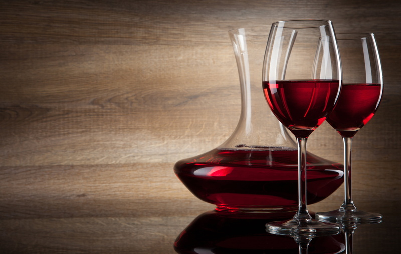 wine, drink, clear, gourmet, alcohol, elegance, wineglass, glasses, studio Shot, transparent, no People, still Life, luxury, bottle, celebration, copy space