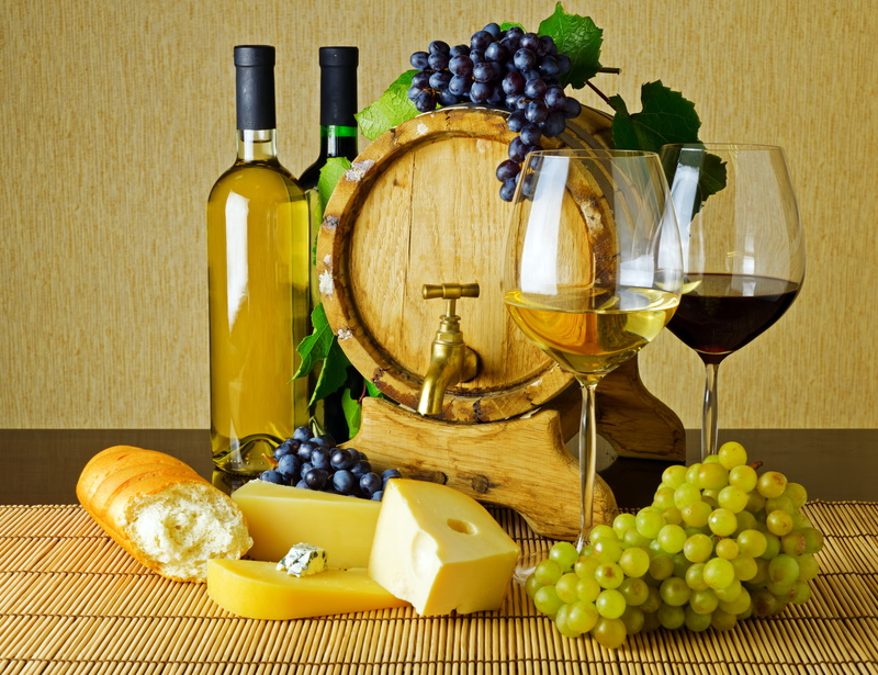 old-fashioned, red, clear, wellbeing, food, winetasting, bottle, yellow, indoors, alcohol Abuse, food And Drink, fruit, crane, table, alcohol, wooden, winery