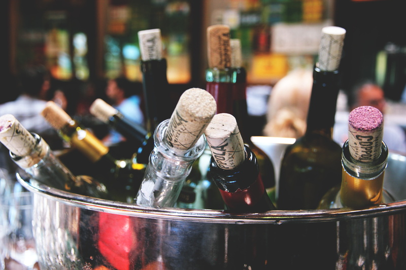 corks, still life, food, 4K, variation, transparent, Closeup, alcohol, bar - drink establishment, party, food/Drink, bar counter, glass, temptation, refreshment