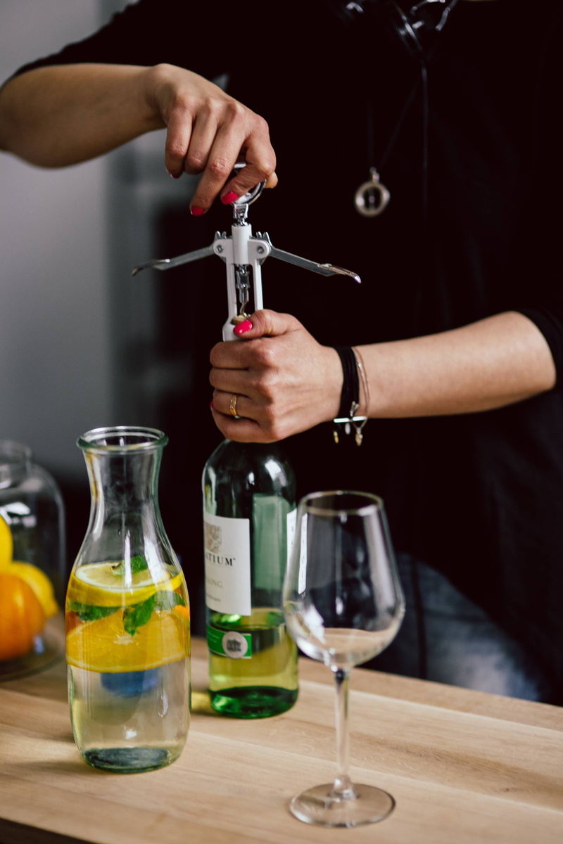 one Person, opening, cork - stopper, Hands, bartender, refreshment, white wine, drinking Glass, glass, bottle, preparation, opening wine, cork, people