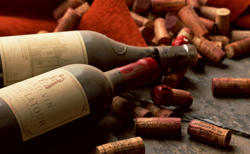 bottle, refreshment, red wine, Bottles, drink, large group of objects, Wine, winemaking, wood - material, two, container, cork - stopper, abundance, 2K