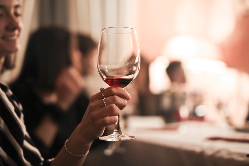 hand, drinking, group of people, smiling, indoors, selective, focus, sommelier, food and drink, women, red wine, glass, person, woman, holding, winetasting