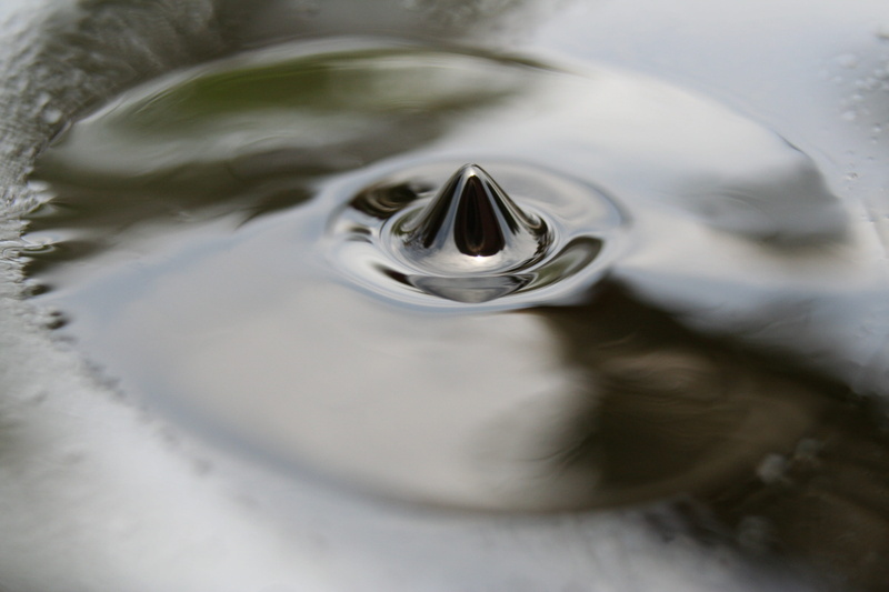 magnet, scientific, spike, liquid, silver colored, wet, steel, close-up, pollution, concentric, indoors, industrial, rippled, motion, water, bubble, metal