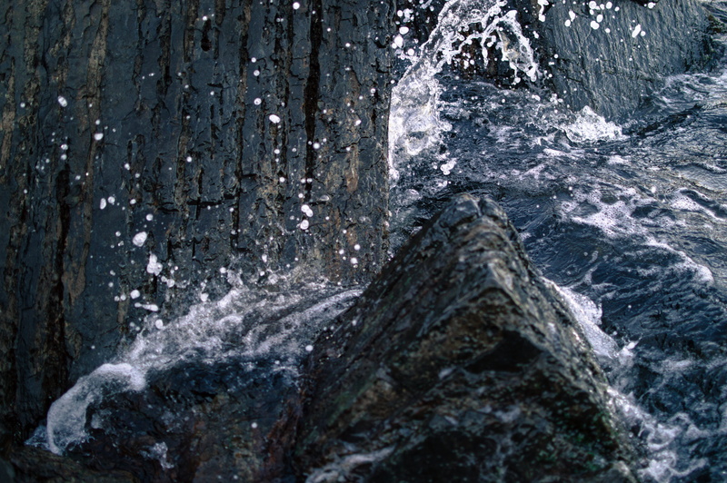 stone, blurred motion, land, close-up, solid, impact, 5K, no people, foam, spalsh, rock, day, flowing water, ocean, beauty in nature, wave, travel, splashing