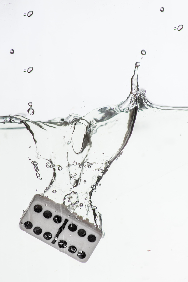 splash water, falling, transparent, poster, splash, high-speed photography, studio shot, spilling, photography, freshness, publicity, water spalsh, food and drink