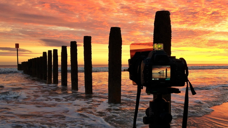 sea, technology, water, 1080P, sky, photography, wooden post, cloud - sky, land, tranquil scene, architectural column, nature, outdoors, orange color