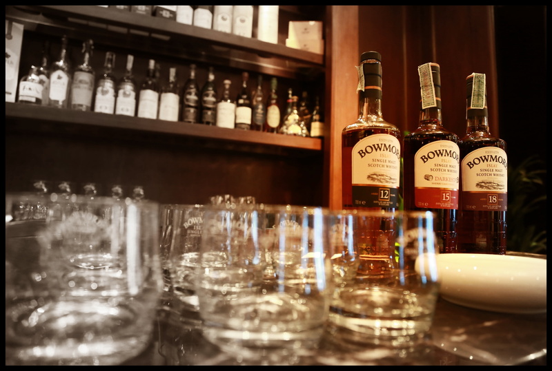 alcohol, drink, whiskey, bar, the bottle, refreshment, choice, hard liquor, 5K, bar counter, variation, glass - material, bottle, no people, label, food and drink
