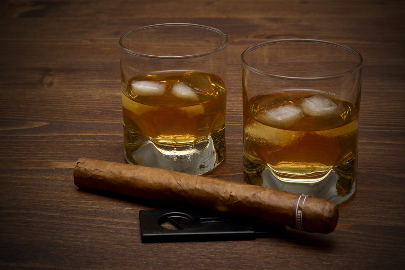 drinking, drinking glass, household equipment, ice cubes, wiskeyglas, whiskey glass, indoors, glass, two objects, freshness, refreshment, addiction, 5K