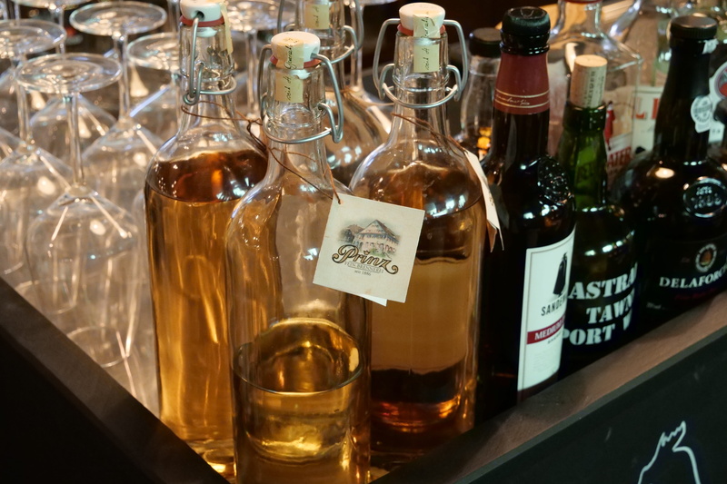 drink, label, western script, bottle, alcohol, spirits, bar - drink establishment, container, refreshment, food and drink, glass - material, alcoholic