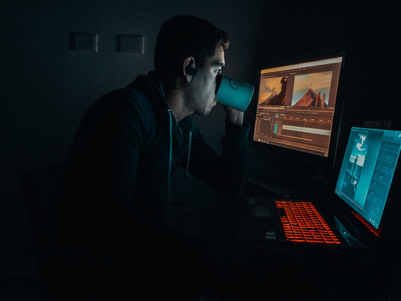 office, put, using computer, man, men, wearing, night, photographer, work, coffee, 2K, technology, keyboard, business, males, computer hacker, jacket