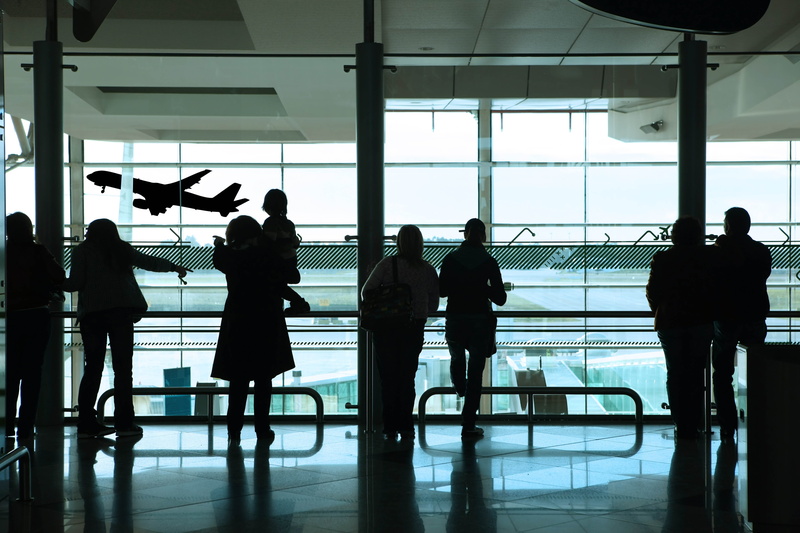 businesswoman, leisure activity, 5K, focus on Shadow, window, teamwork, glass - material, meeting, men, group Of People, mode of transportation, adult