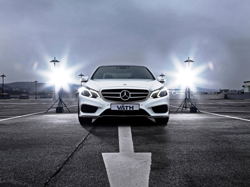 outdoors, headlight, city, VATH, street light, transportation, street, lens flare, Mercedes-Benz, motor vehicle, travel, light beam, land vehicle, 1080P