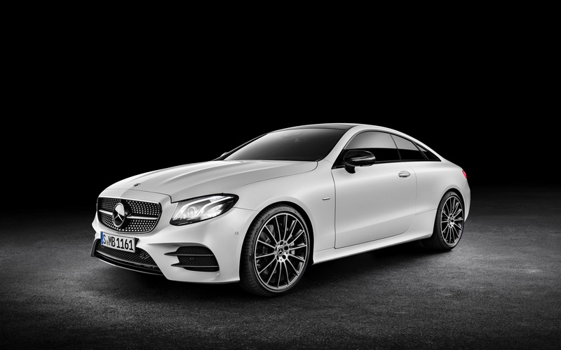2K, mode of transportation, wealth, car, indoors, studio shot, black color, sports car, white color, 2017, black background, motor vehicle, metal, wheel