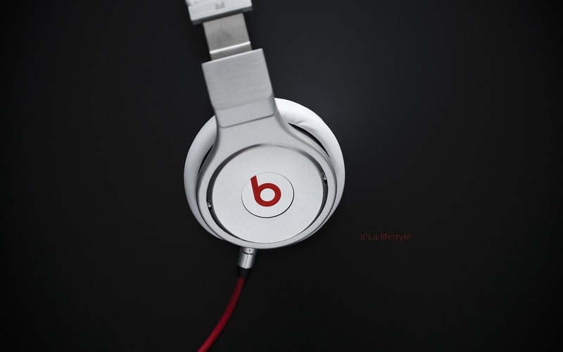 close-up, dr dre, monster beats, control, still life, cable, headphones, dr, copy space, studio shot, black Color, red, power supply, electric Plug, directly above