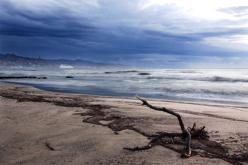mountain, mar mediterráneo, misericordia, beach, marina, 4K, mar, málaga, temporal de levante, playa, playa de la misericordia, barco, quino, driftwood